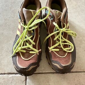 Adidas HOVERTURF Brown Sneakers with Rugged Design 8.5 men’s